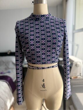 Zara Long Sleeve Geometric Crop Top in Navy and Purple size XS
